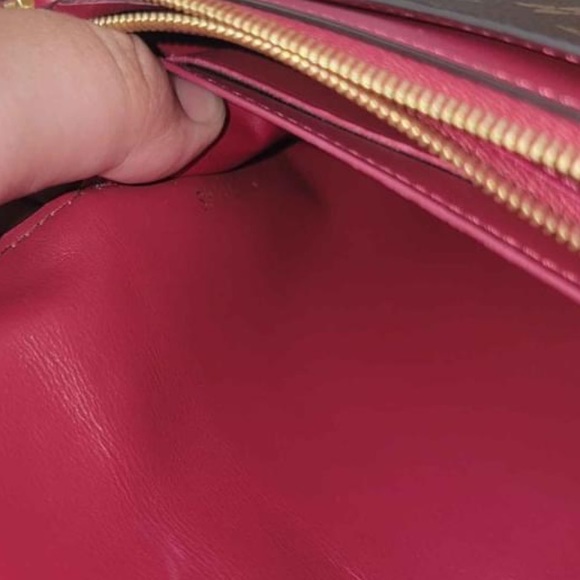 Louis Vuitton Flor Chain Bag - Picture 6 of 16